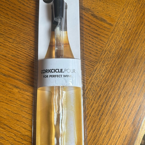 Corkcicle Other - Corkcicle Pour Wine Chiller - Black and Clear